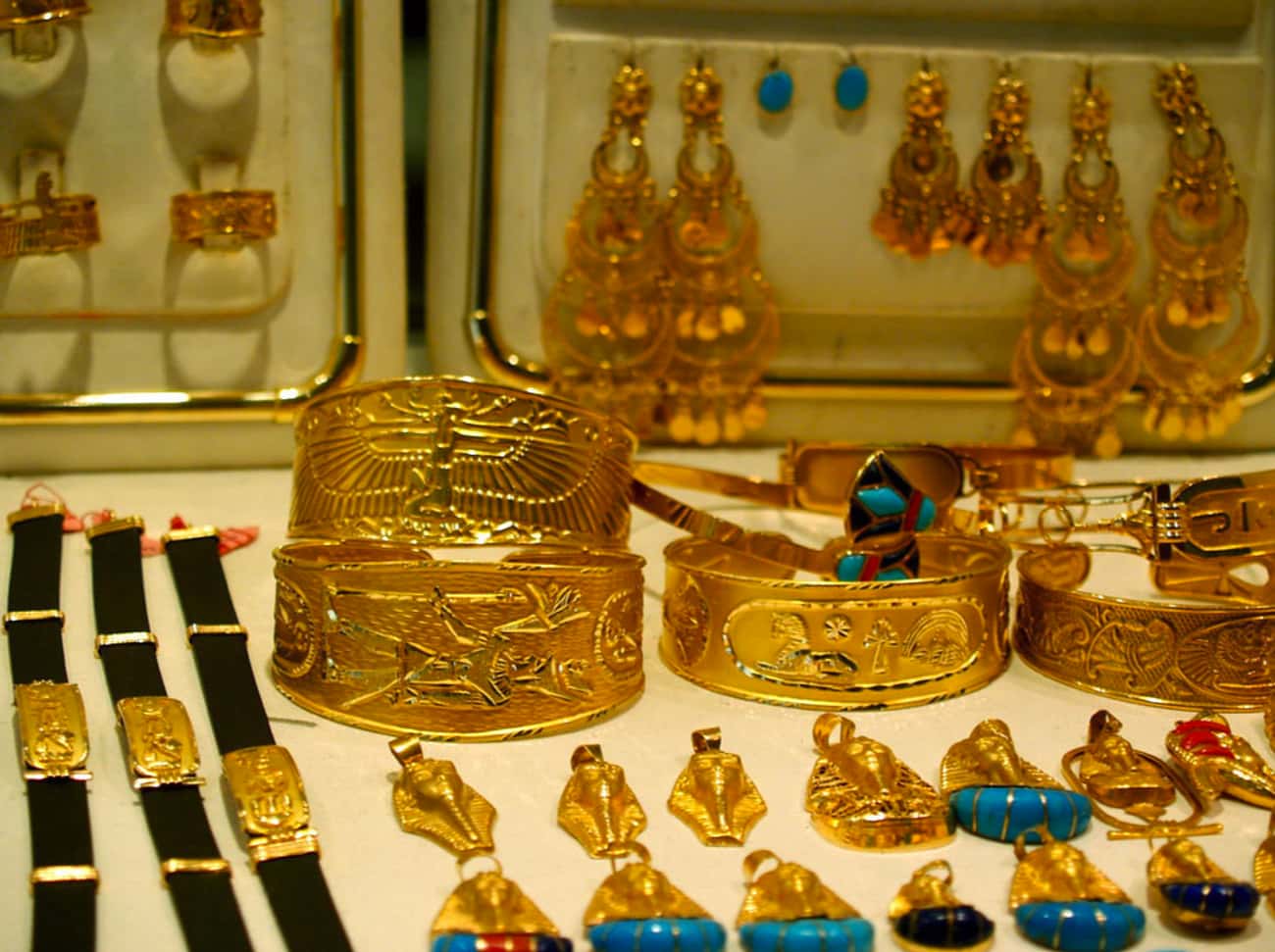 Золотые украшения древнего Египта