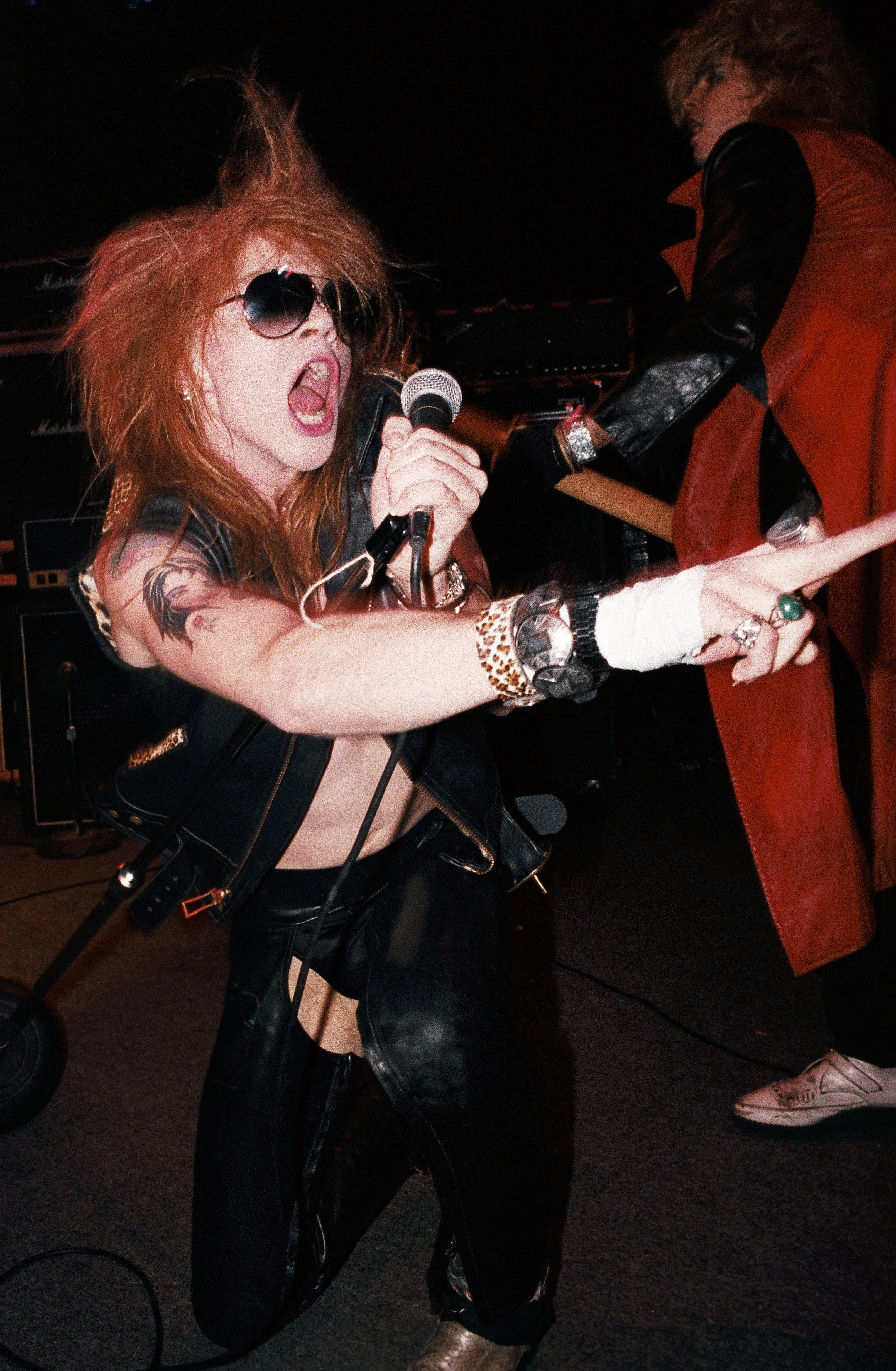29 Insane Axl Rose Stories That Are Almost Too Crazy To Believe
