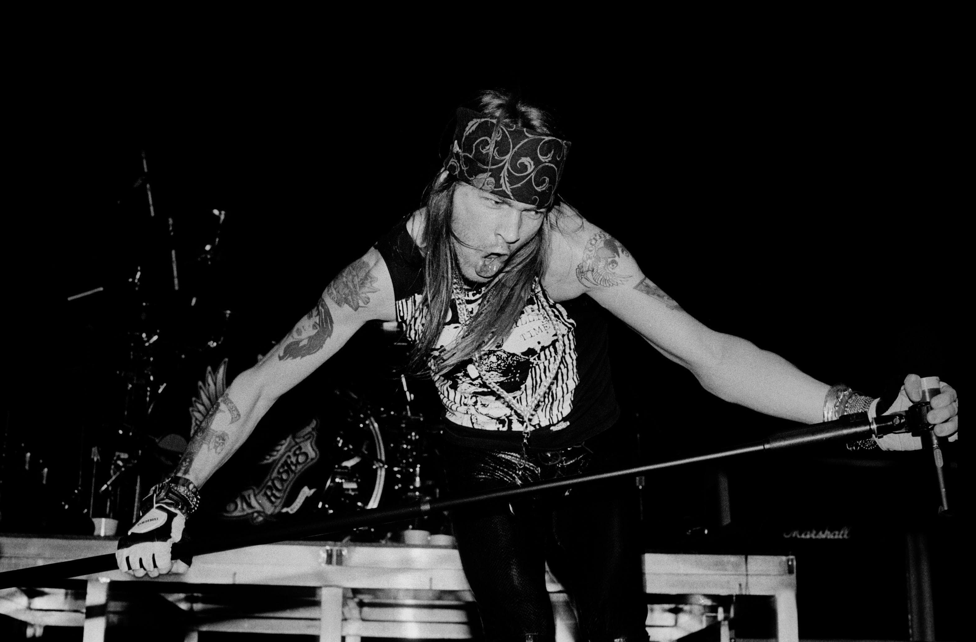 29 Insane Axl Rose Stories That Are Almost Too Crazy To Believe