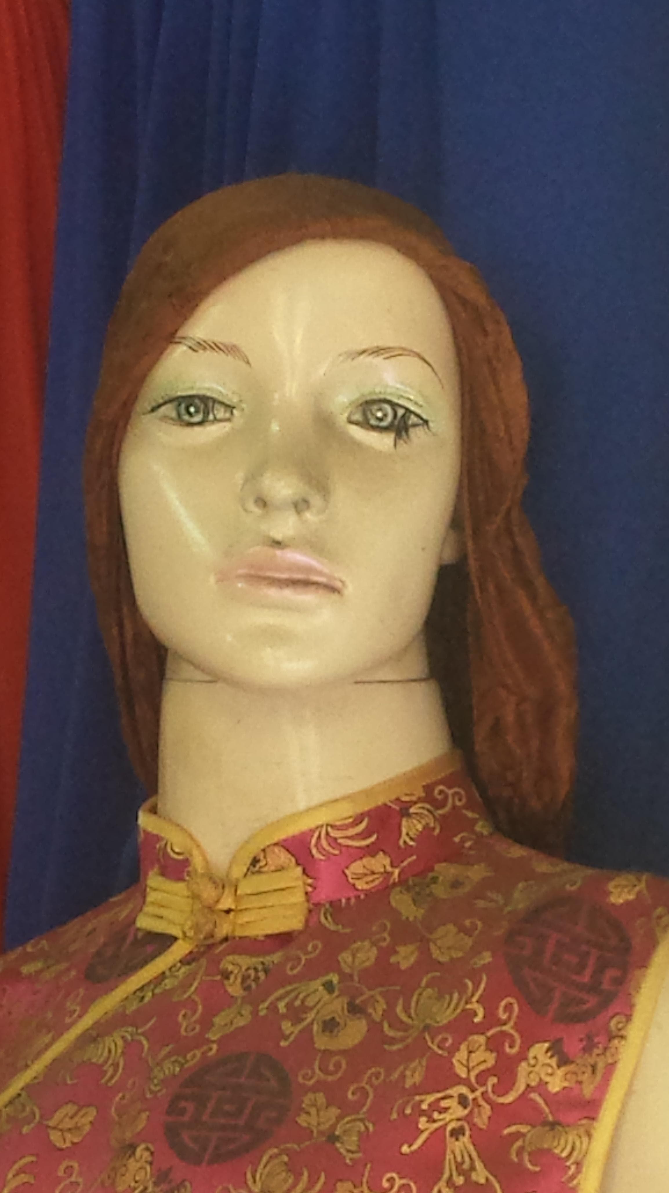 25 Photos That Will Horrify Anyone With A Mannequin Phobia