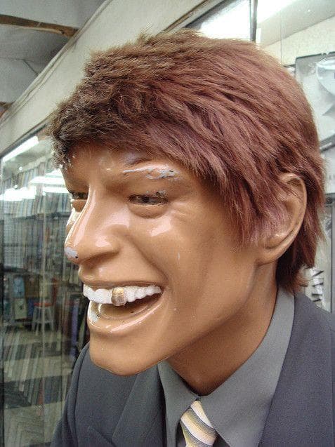 25 Photos That Will Horrify Anyone With A Mannequin Phobia