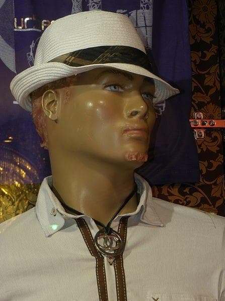 25 Photos That Will Horrify Anyone With A Mannequin Phobia