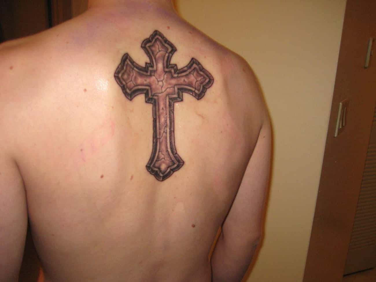 Татуировка Креста на левой груди