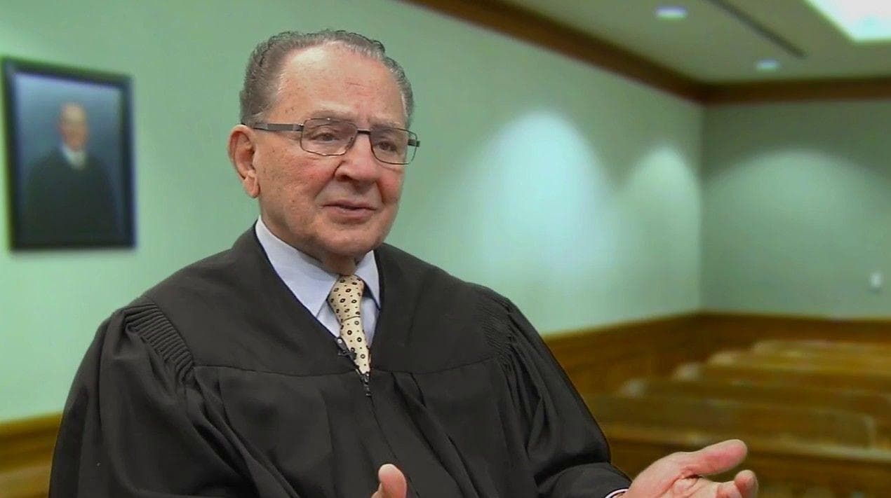 Image of Random Incredibly Heartwarming Verdicts Of This 80-Year-Old Judge