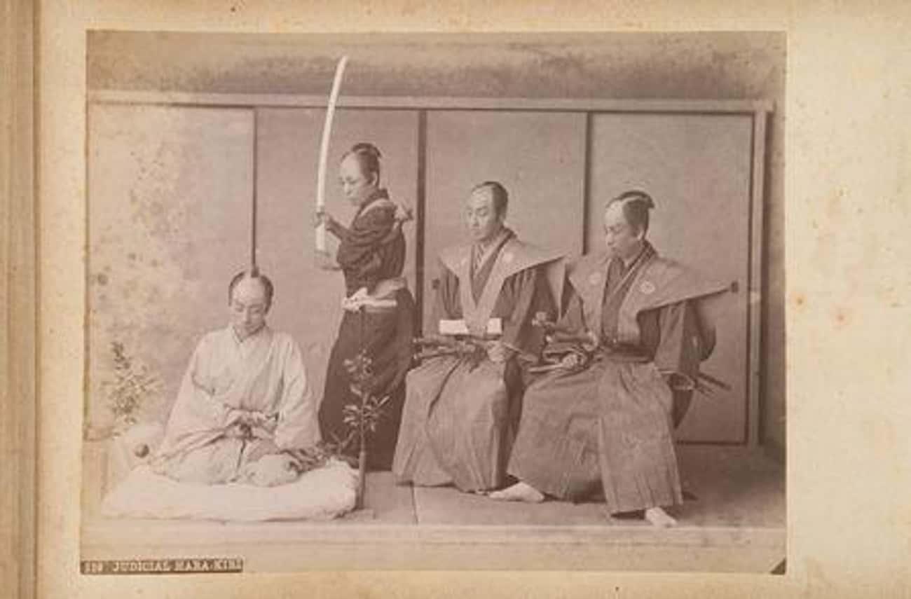 Samurai And Their Wives Committed Suicide When Things Went Seriously Wrong