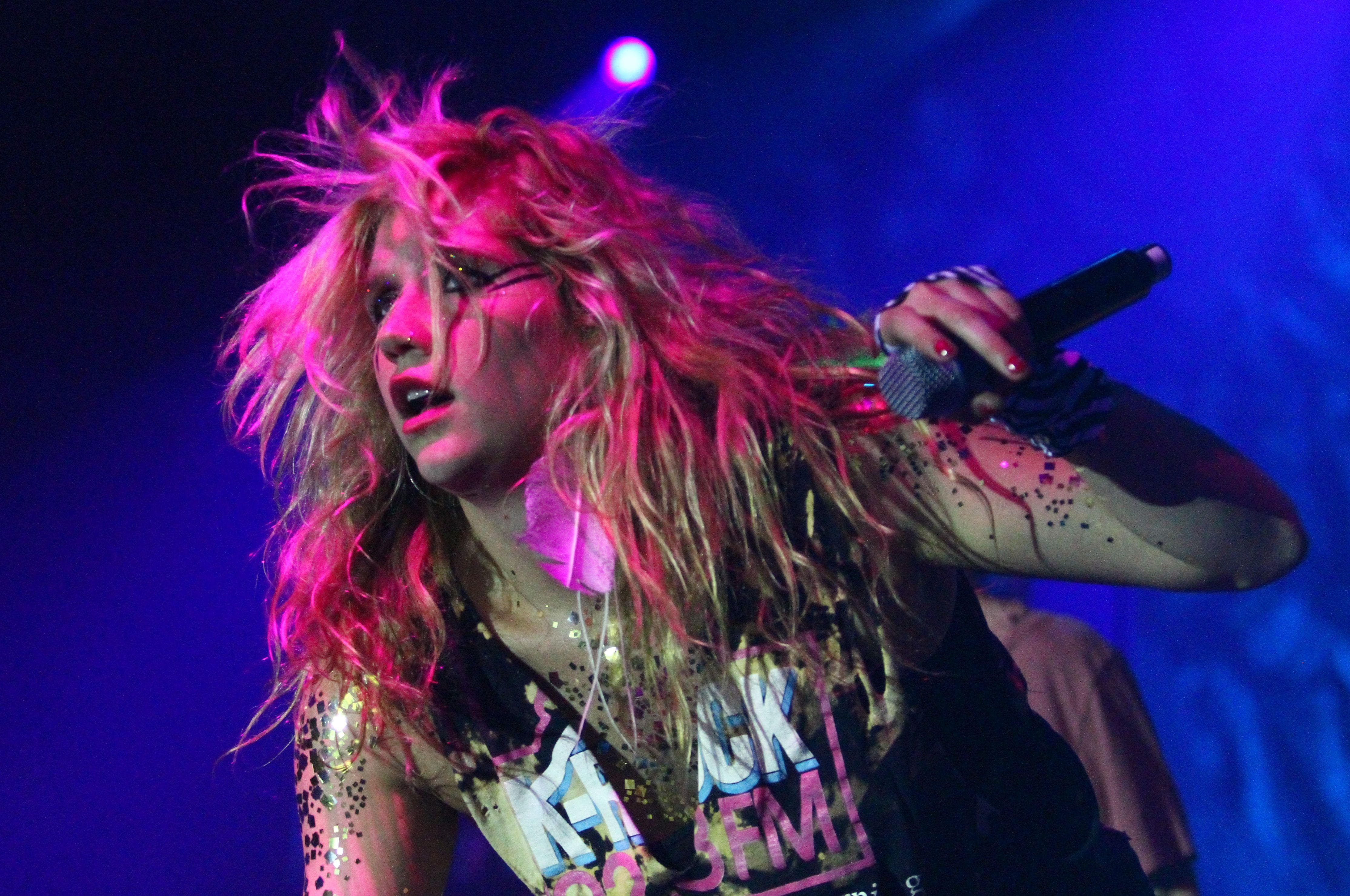 12 Crazy Kesha Stories and Rumors That Are 100 True