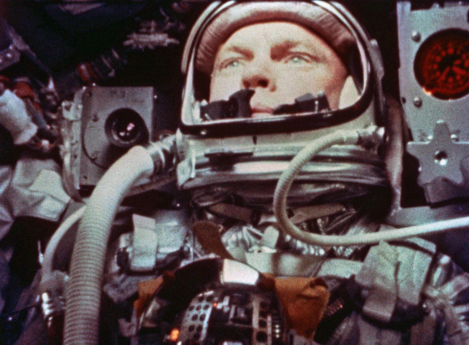 The Mystery Of The “Fireflies” That Swarmed John Glenn’s Spaceship