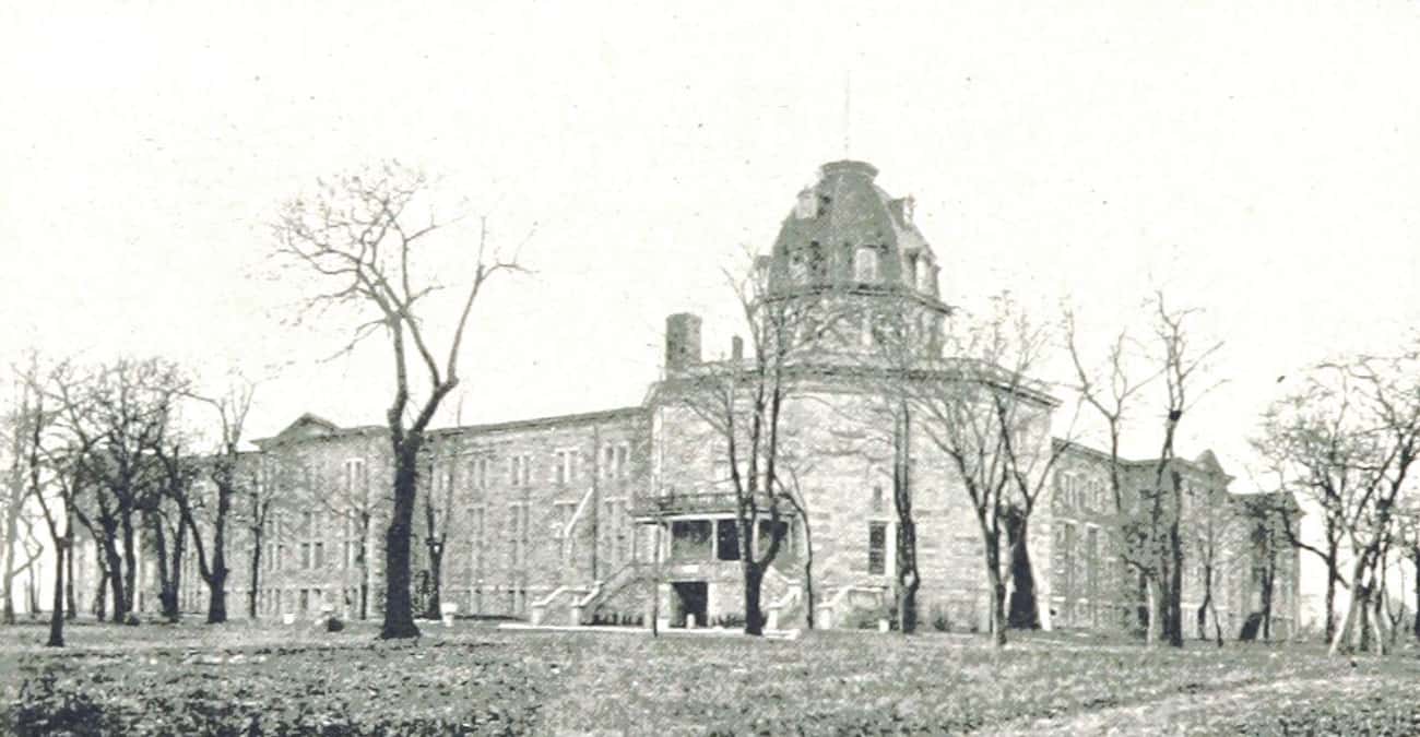 The New York City Lunatic Asylum Housed Over 1,700 Patients Who Were Severely Mistreated