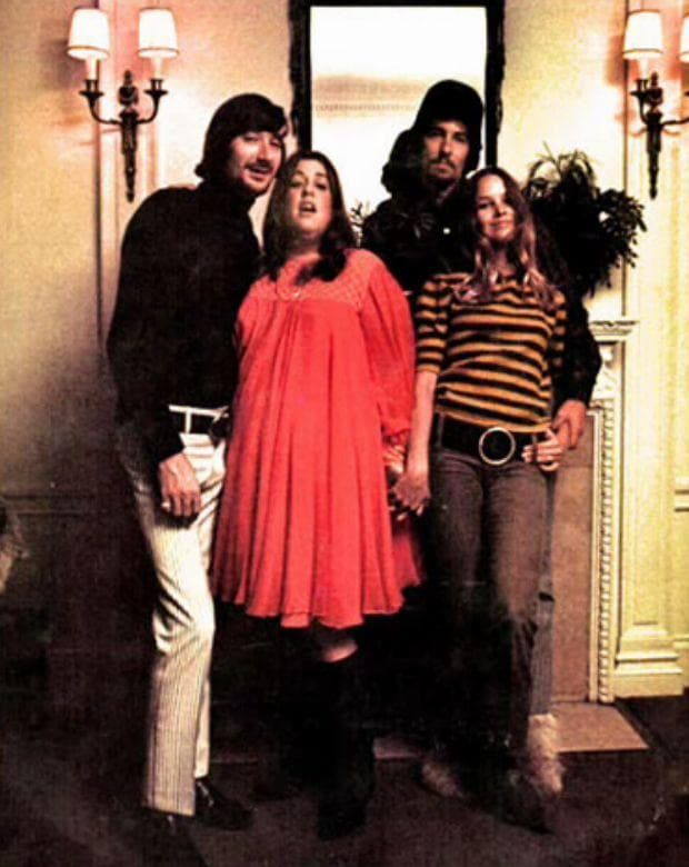 12 Unbelievable Stories About The Mamas & The Papas
