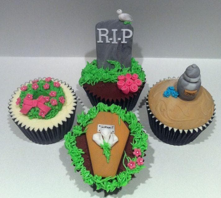 15 Funny Funeral Cakes That Bring Humor to Death (Page 2)