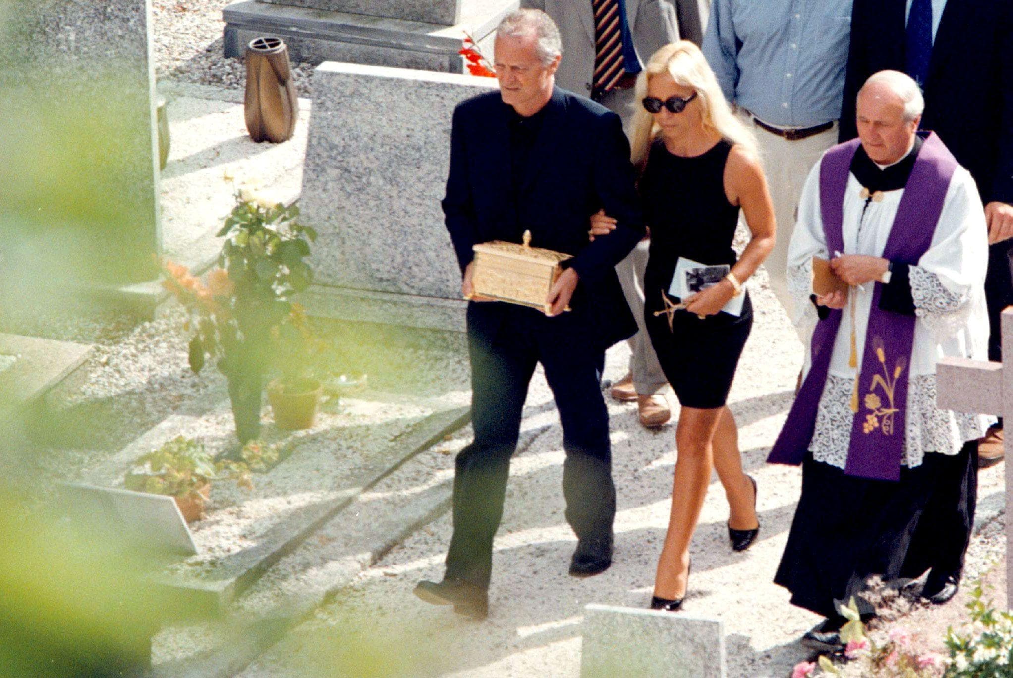 Могила джанни версаче в милане