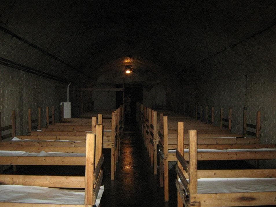 Chilling Photos Of Ghosts That Appeared Inside Insane Asylums And