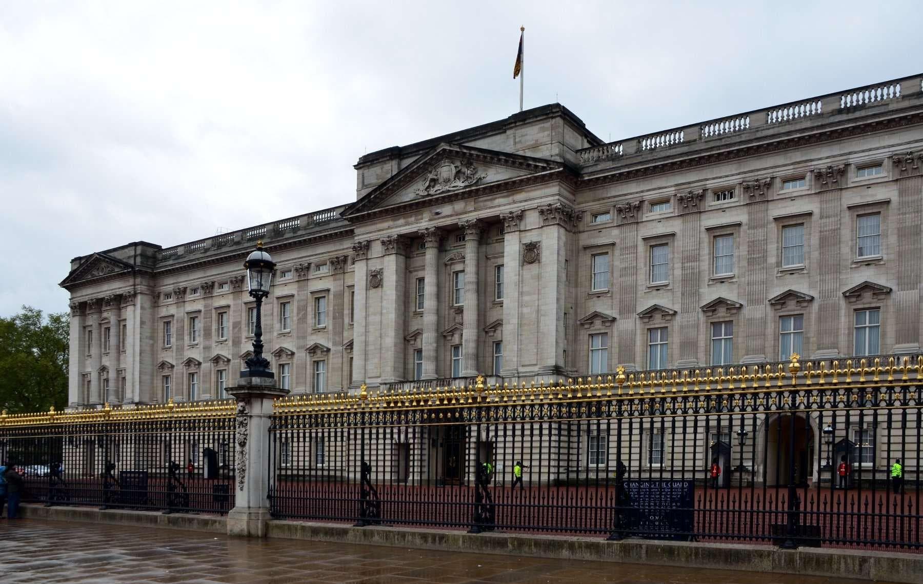 Image of Random Historical Stories Happen In Notable Rooms In Buckingham Palace