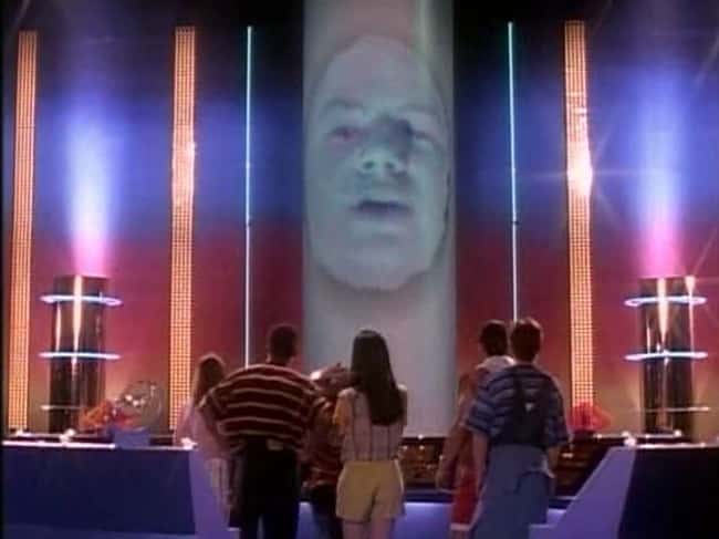 5. Zordon's voice was provided by Robert L. Manahan. Unfortunately, a heart aneurysm took Manahan's life at 43, two years after he left the Power Rangers.