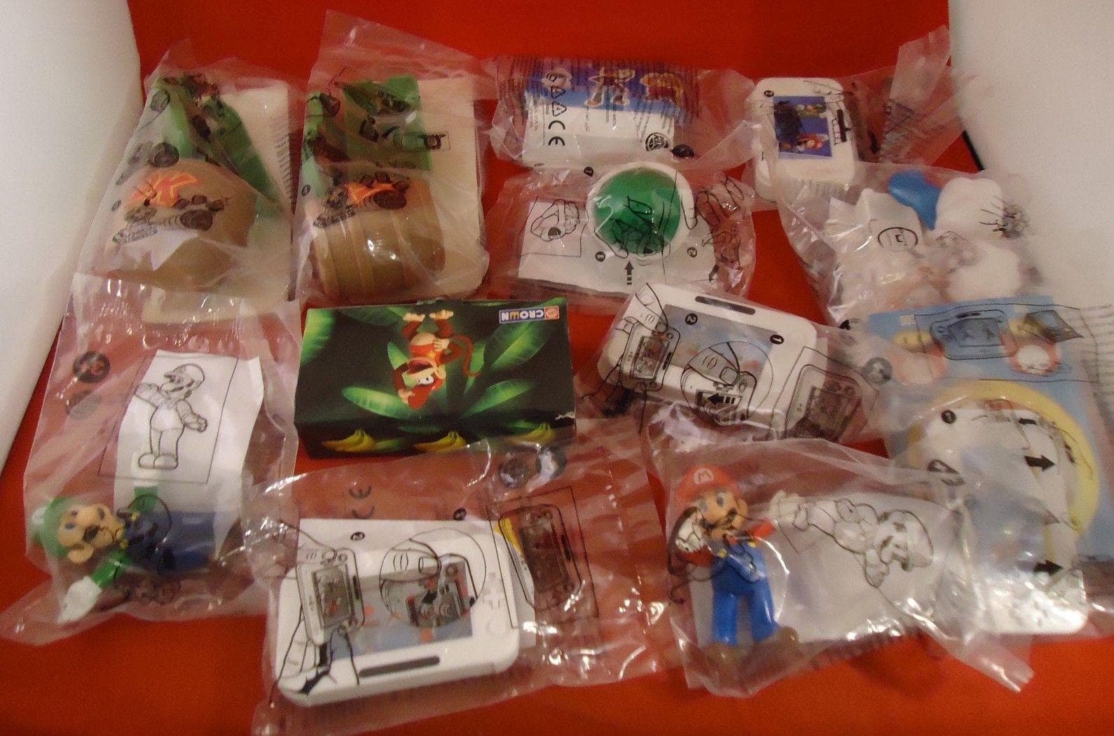 https://imgix.ranker.com/user_node_img/50080/1001590924/original/wii-u-promo-toy-set-mario-diddy-donkey-kong-_74-99-photo-u1