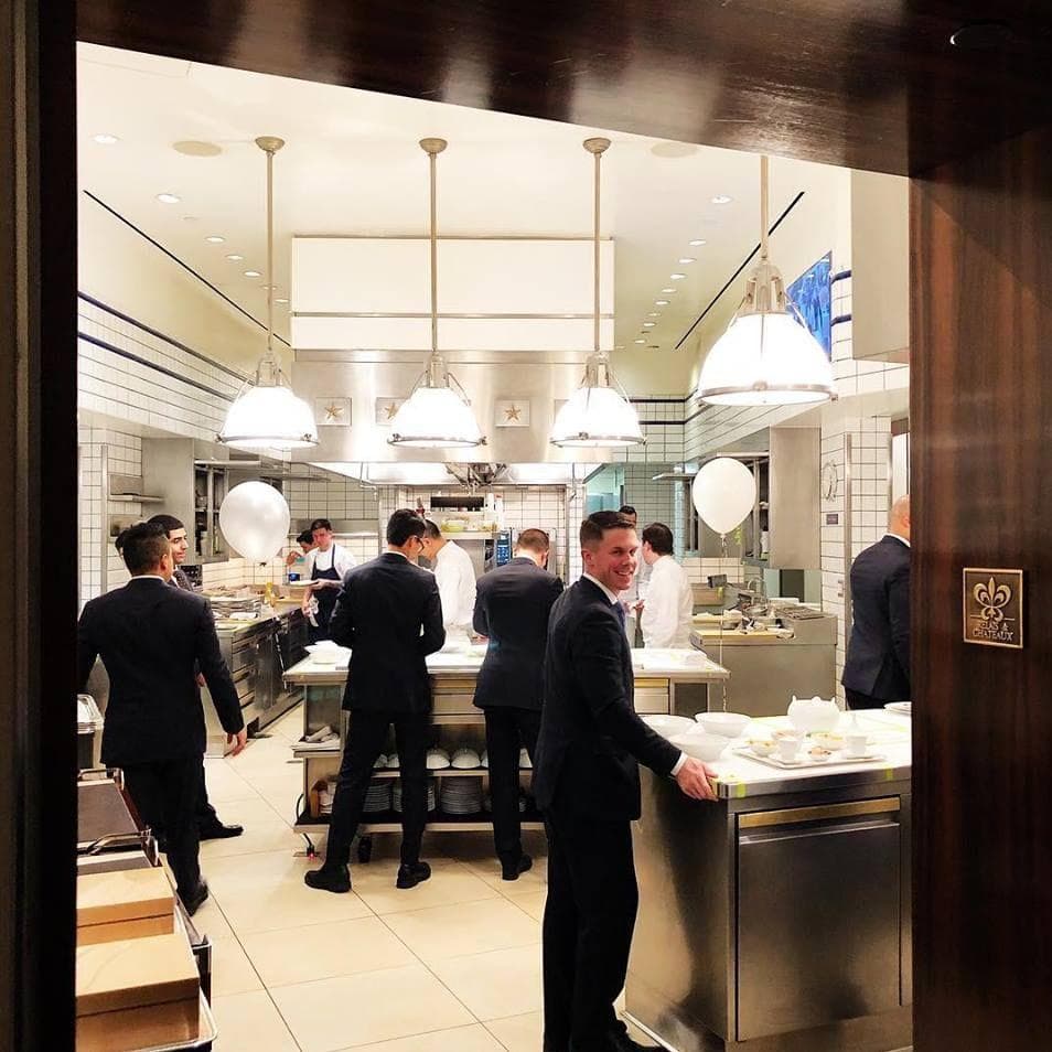 11 Workers Who Aren't Allowed To Accept Your Tips