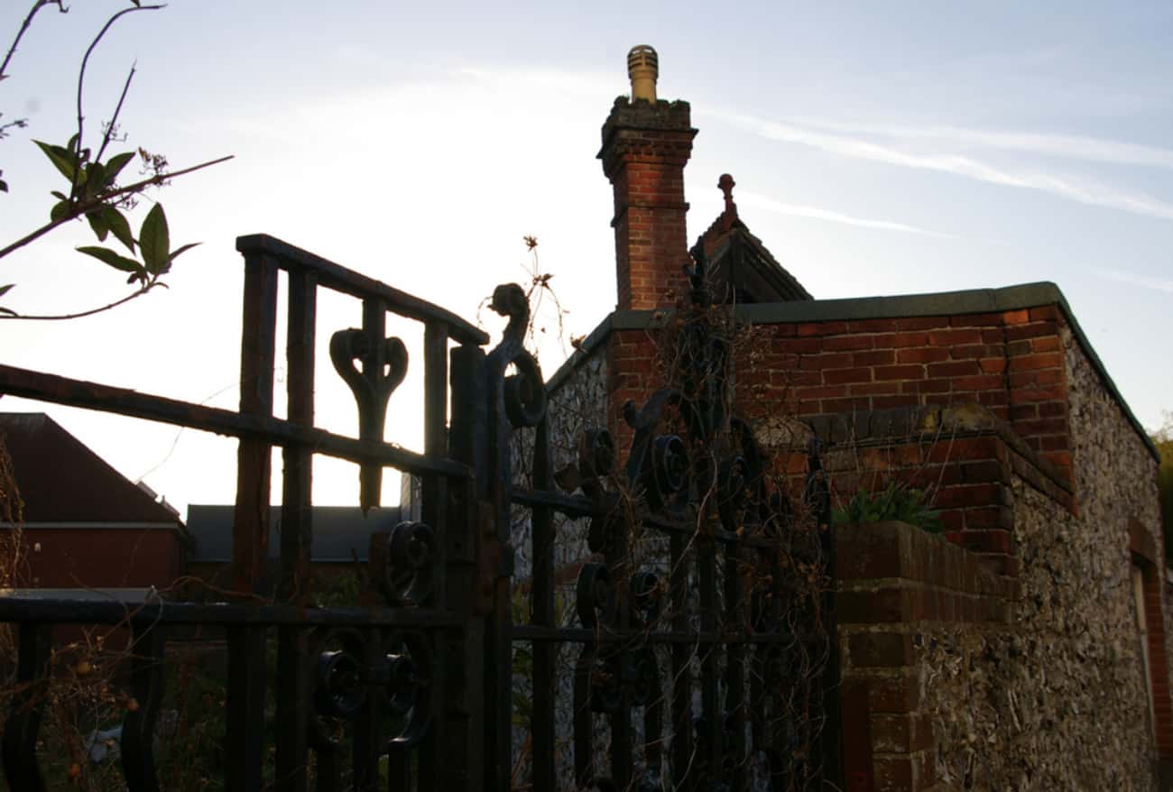 Police Thought They Found A Man&#39;s Body, But Found His Real Corpse In A Chimney 15 Years Later