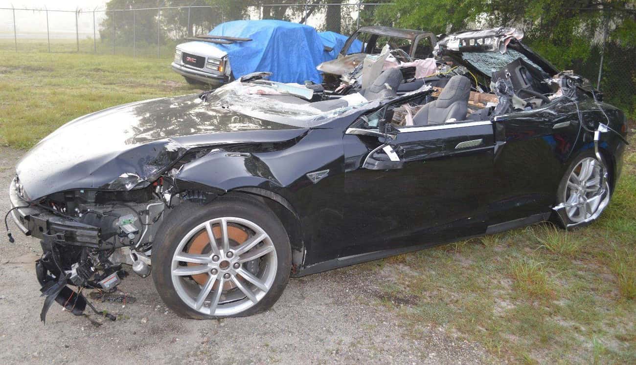 Williston, Florida: Tesla Model S Crash