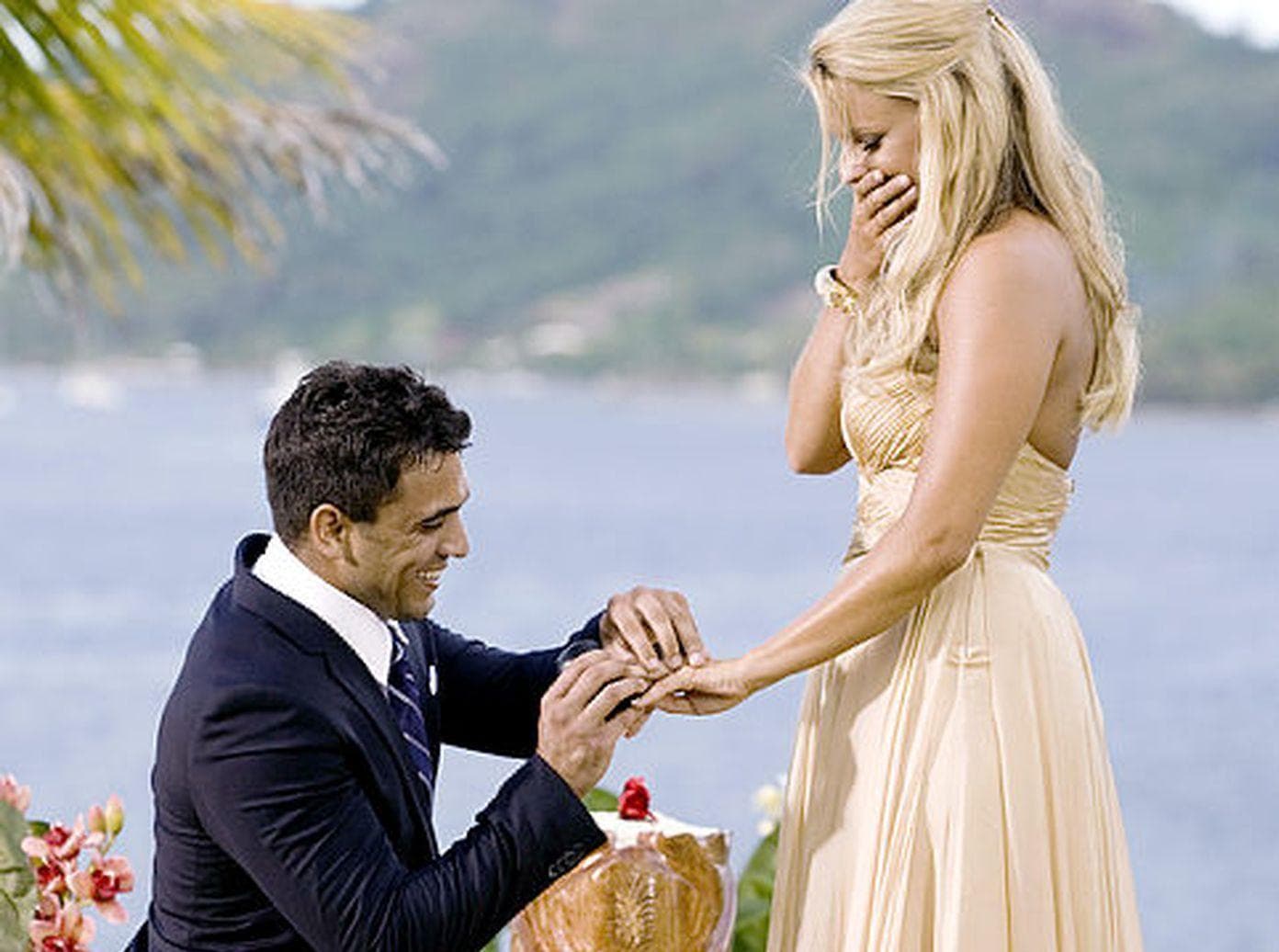 Ali Gave The Rose To Roberto, Who Eventually Broke Her Heart