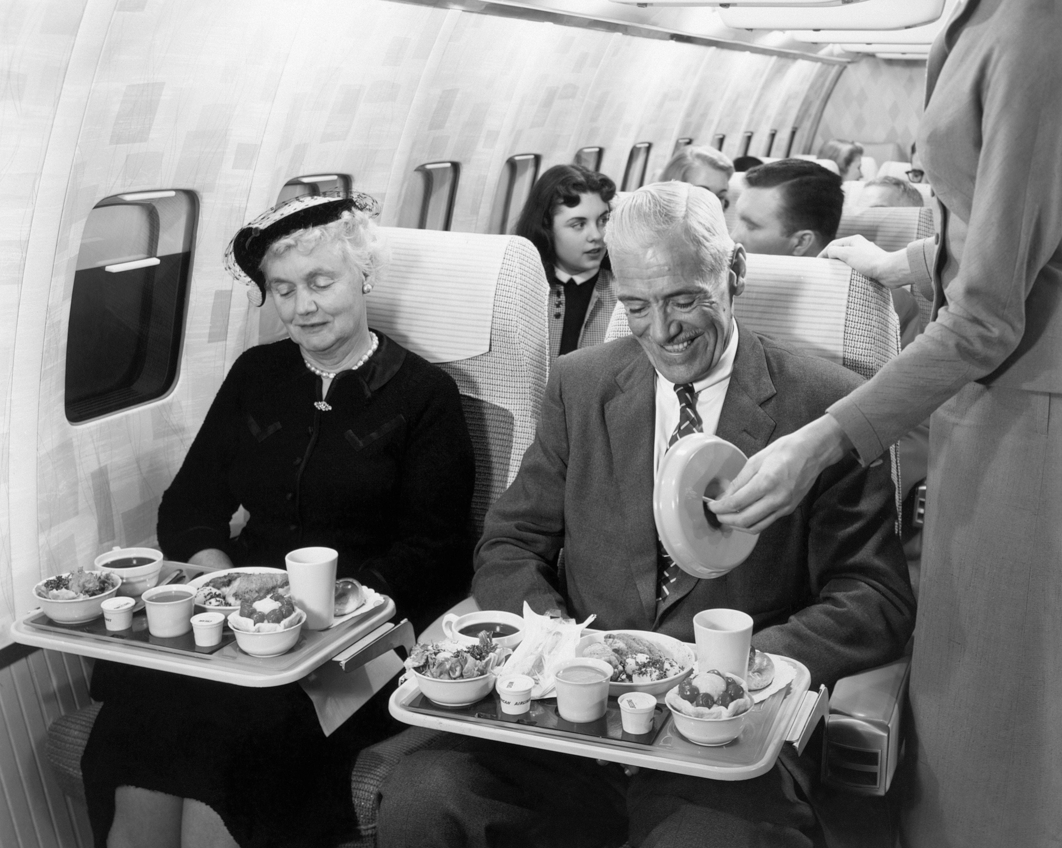 1950s - They Know Future Generations Will Never Get An Airline Meal Like This