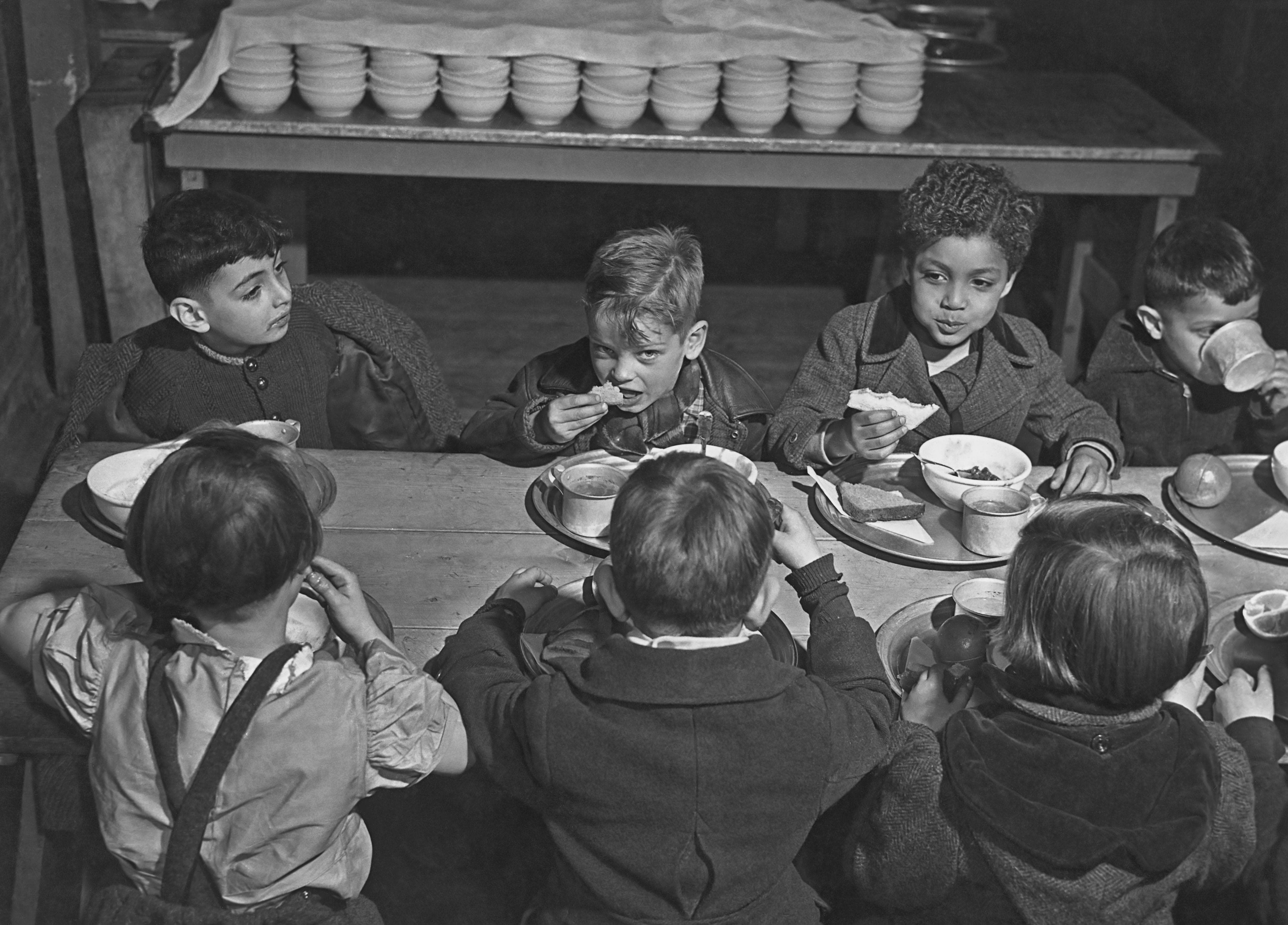 Here's What School Lunches Used To Look Like (22 Photos)