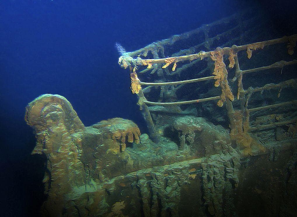 You Can Still Visit The Titanic (For Now), But It's Absolutely Terrifying  To Get There