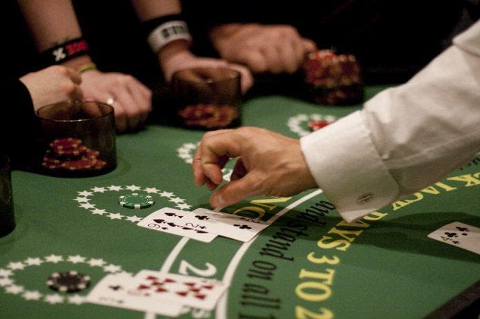 Why Online Gambling Is More Dangerous Than Casin