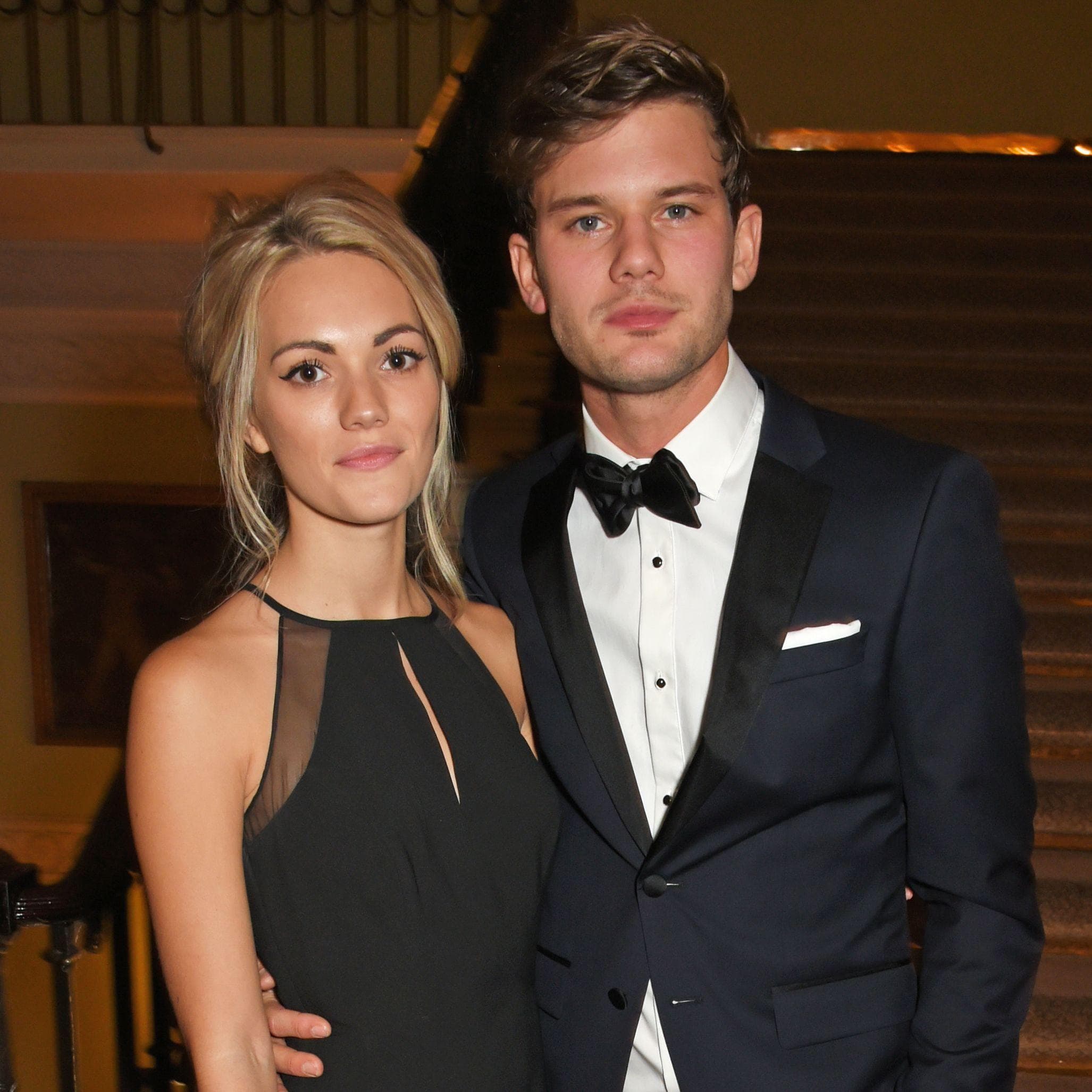 Jeremy Irvine's Dating and Relationship History, image size:2054x2054