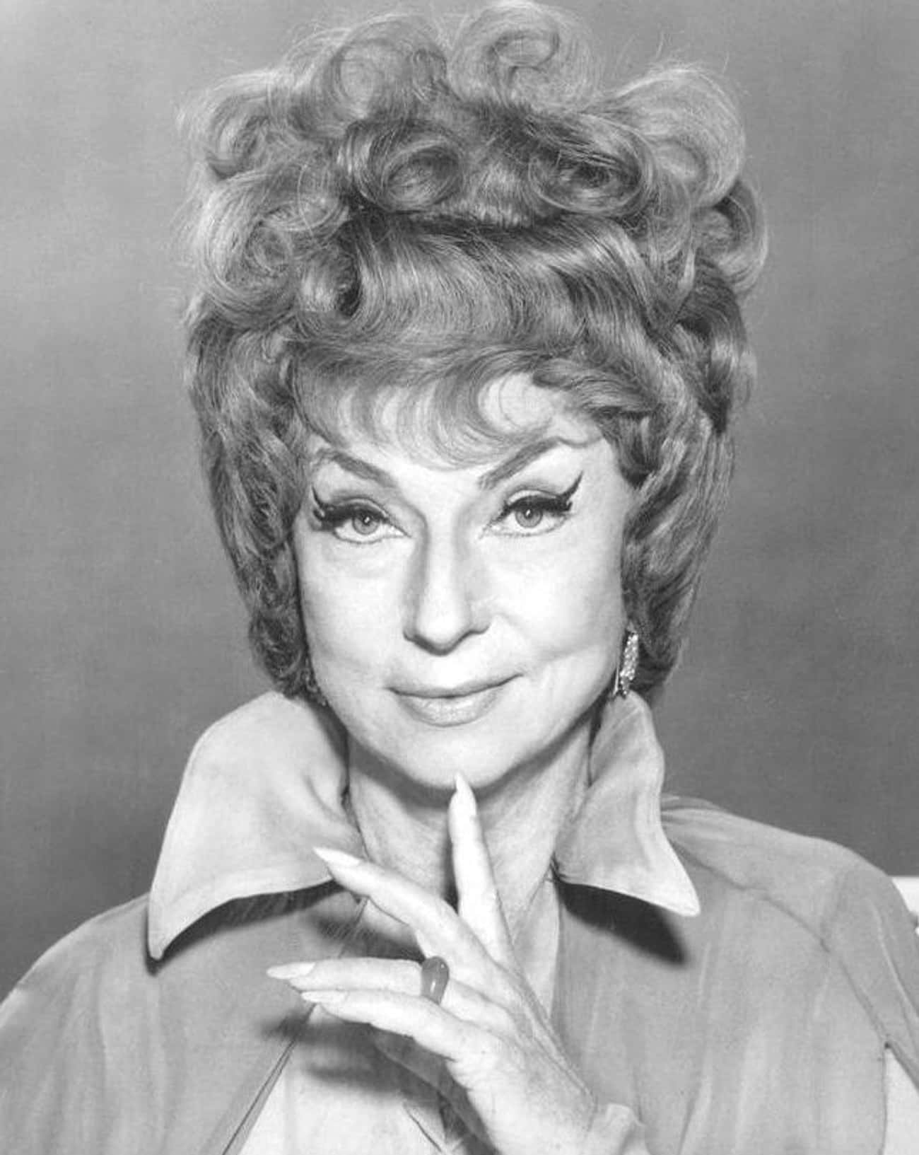 Agnes Moorehead Enjoyed Working With Dick York, But Was Cold To Dick Sargent