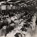Soldiers At A Thanksgiving Meal - 1944 on Random Pictures Of Thanksgiving Over Years