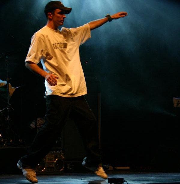 Boogaloo popping. Popping танец. K pop 2013. Йайо рэпер. Смоке ганг.