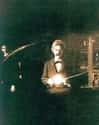 Mark Twain In Nikola Tesla's Laboratory, 1894 on Random Fascinating History Photos Your Teacher Never Showed You In Class