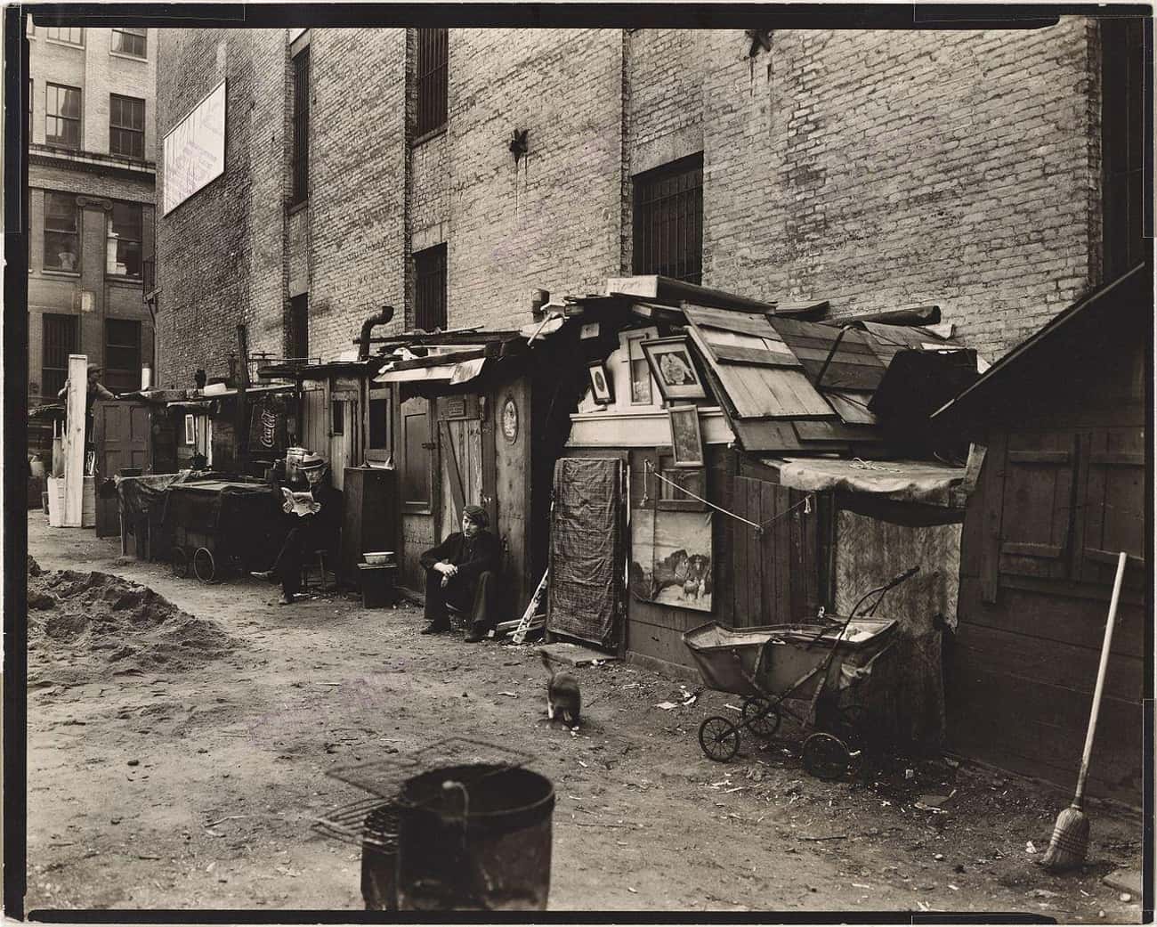 An Alley Of The Unemployed In Manhattan, 1935