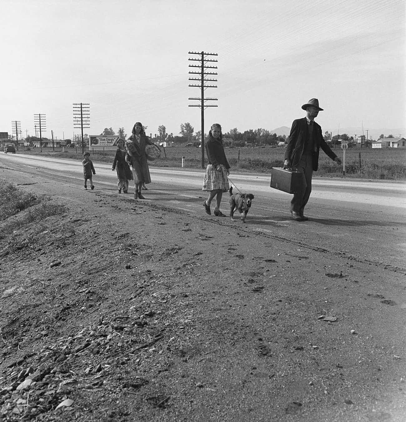 A Homeless Family Walks From Phoenix To San Diego, 1939