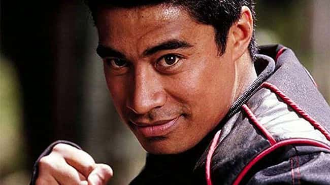 12. In the early hours of May 13, 2019, police discovered Pua Magasiva deceased. He played Shane Clarke, the Red Wind Ranger, in 2003's Power Rangers Ninja Storm. Magasiva's cause of death is unknown.