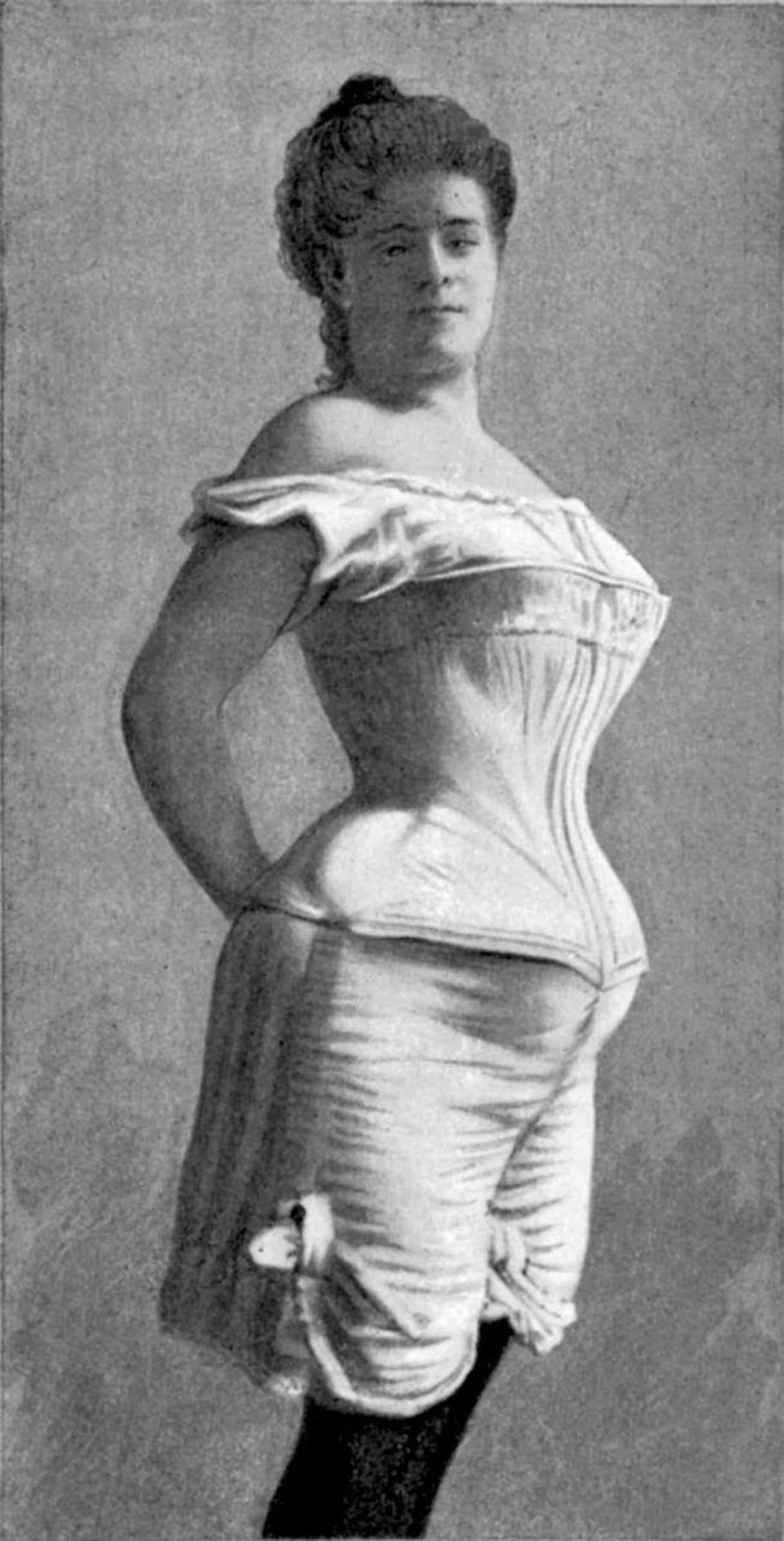Long Skirts And Tight Corsets Were Blamed For The Spread Of Tuberculosis