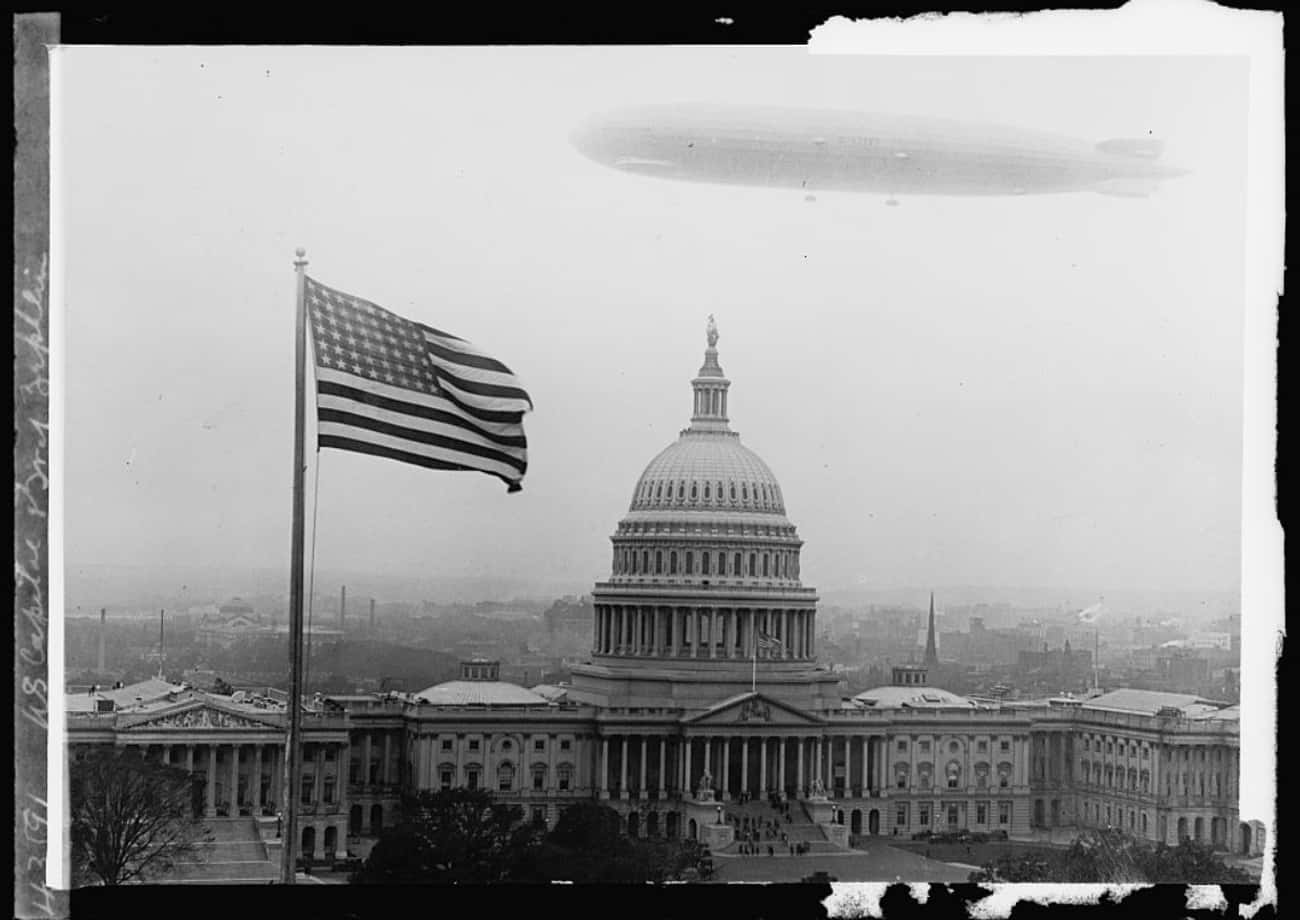 A Zeppelin Behind The US Capitol