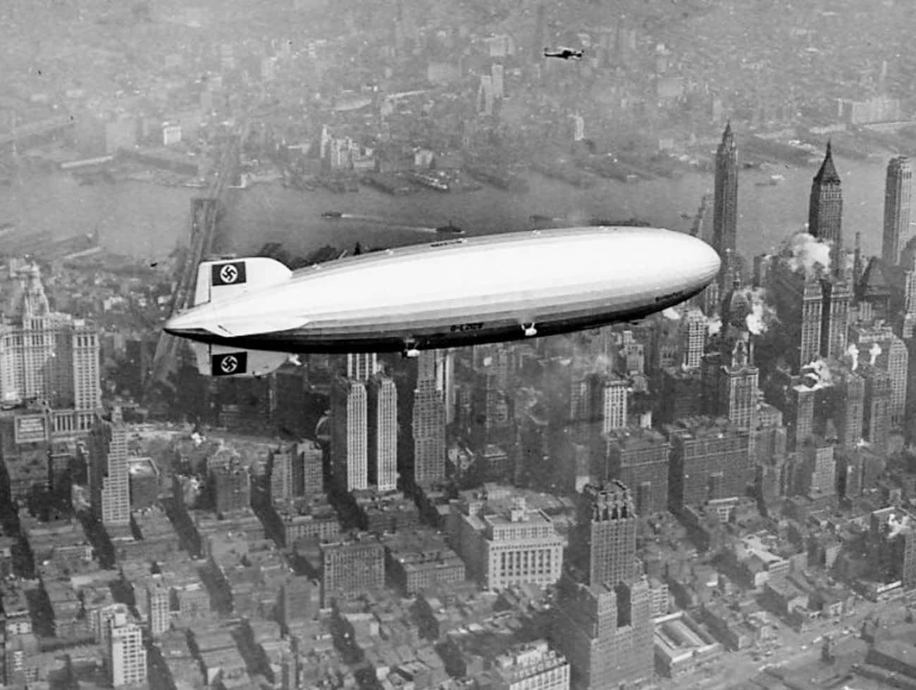Hindenburg Over New York In 1937