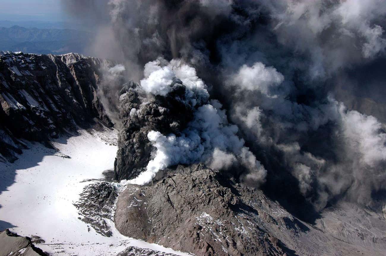 Airborne Volcanic Ash Would Disrupt Aviation