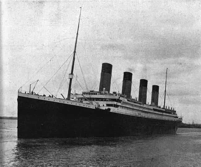 what did the captain of the titanic do when it was sinking