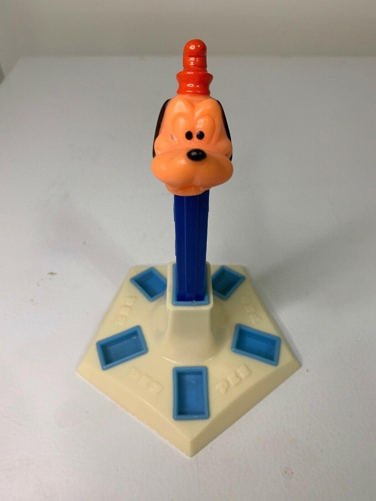 14 Vintage And Rare PEZ Dispensers That 