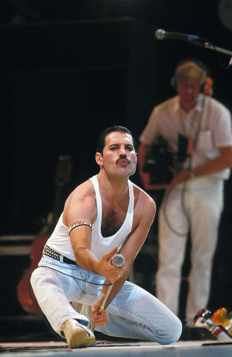 Station Gå ned Martyr Secrets Behind Freddie Mercury's Wardrobe