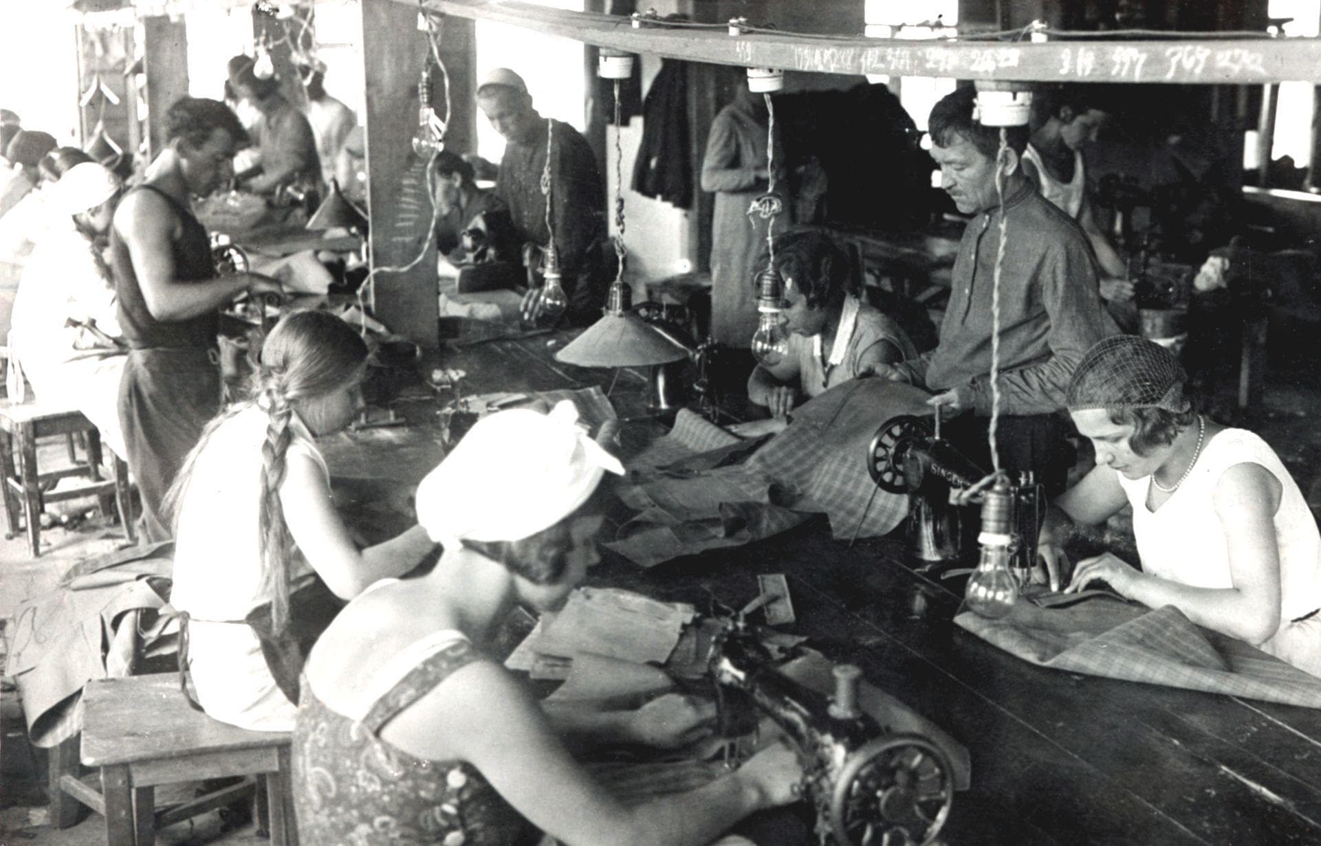 The Calendar Tore Soviet Famil is listed (or ranked) 6 on the list Here’s What Happened When The Soviets Changed The Calendar To Get Rid Of Weekends