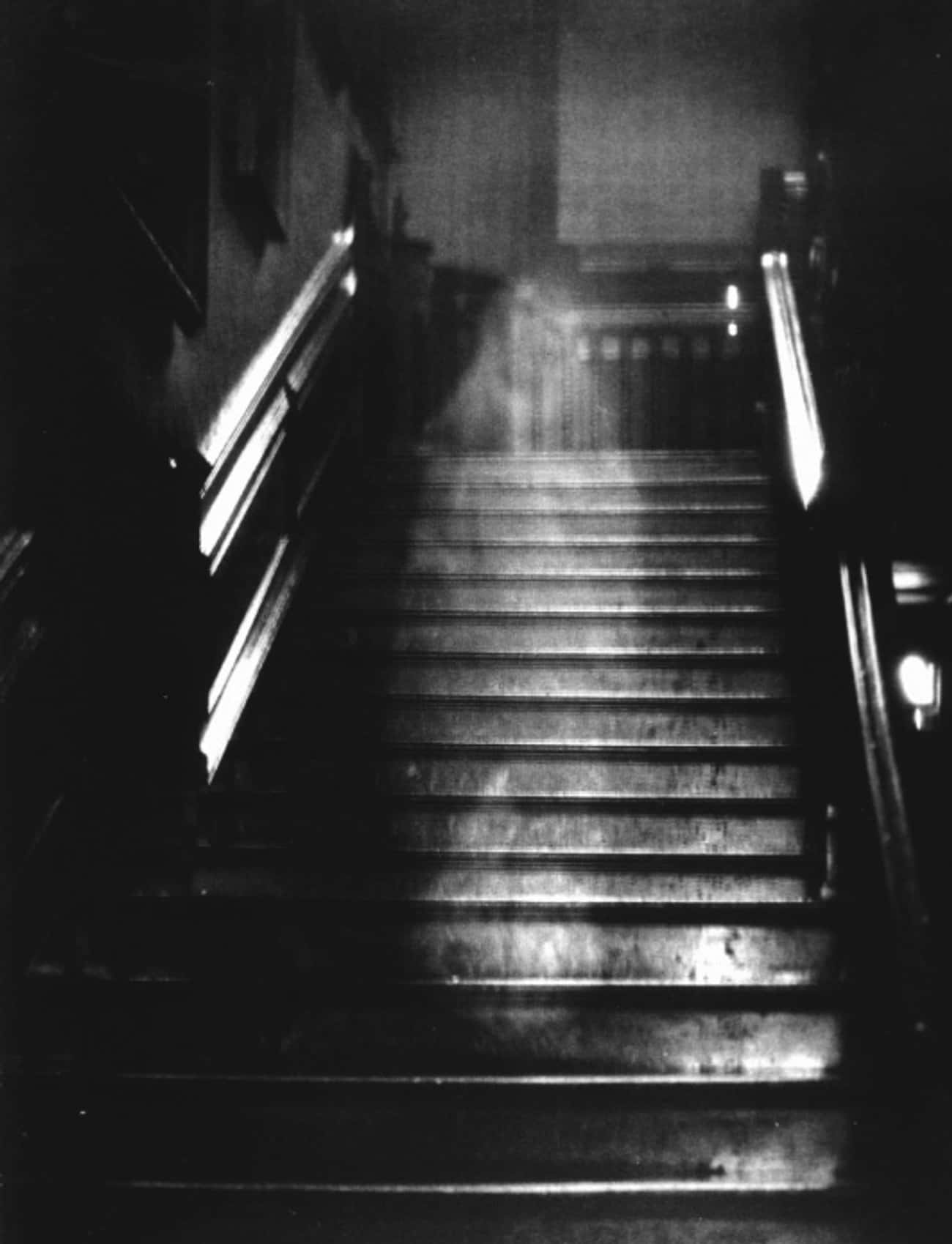 The Brown Lady Of Raynham Hall Wanders The Passages Every Christmas
