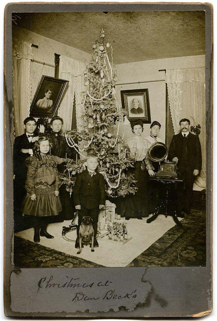 creepy vintage christmas photos