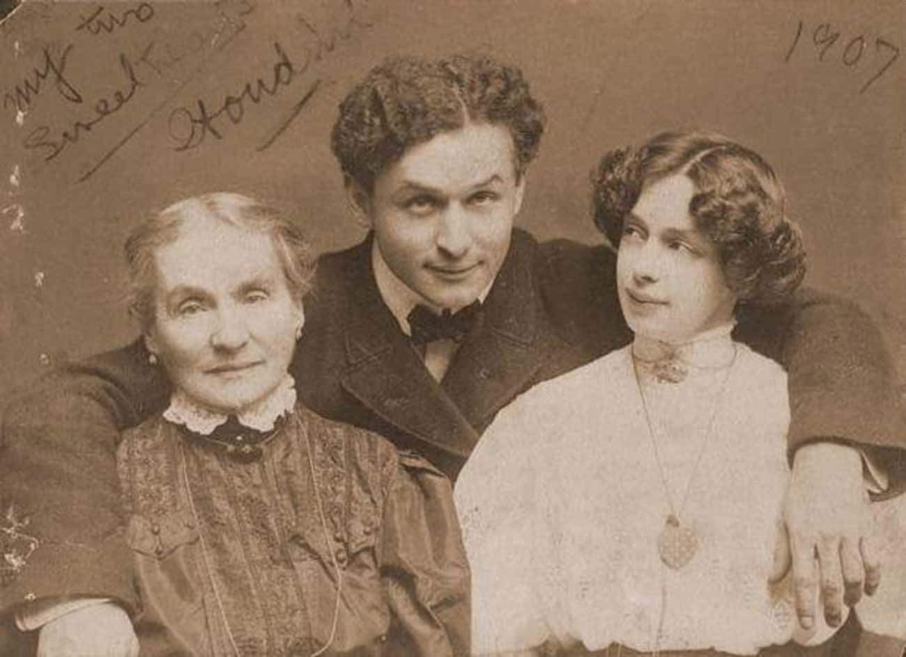 Houdini’s Fascination With Spiritualism Allegedly Stemmed From His Genuine Desire To Contact His Deceased Mother