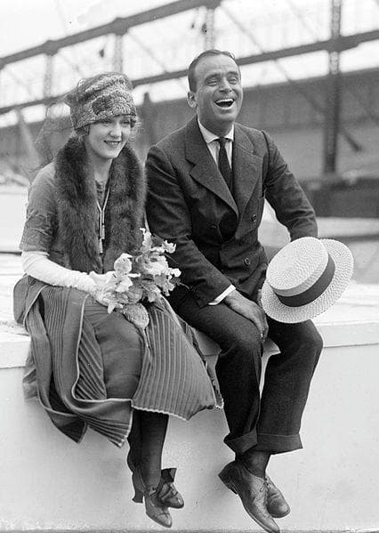 1920s: Mary Pickford, Divorcée