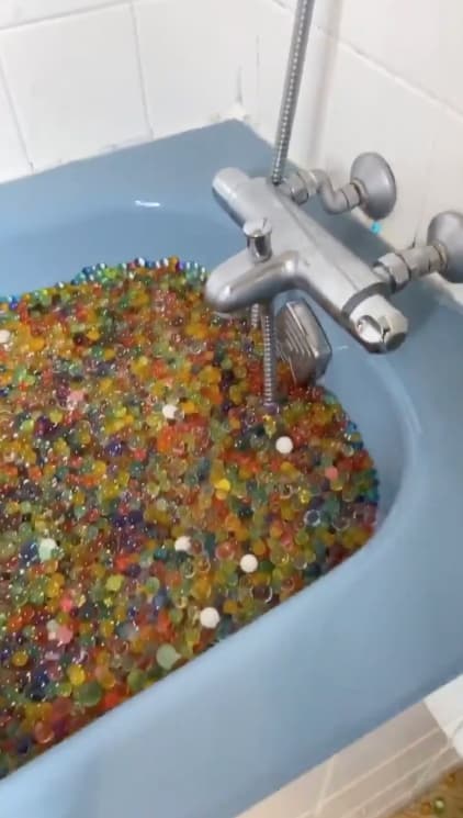 An Influencer Filled His Bathtub With Orbeez, And Apparently The Police