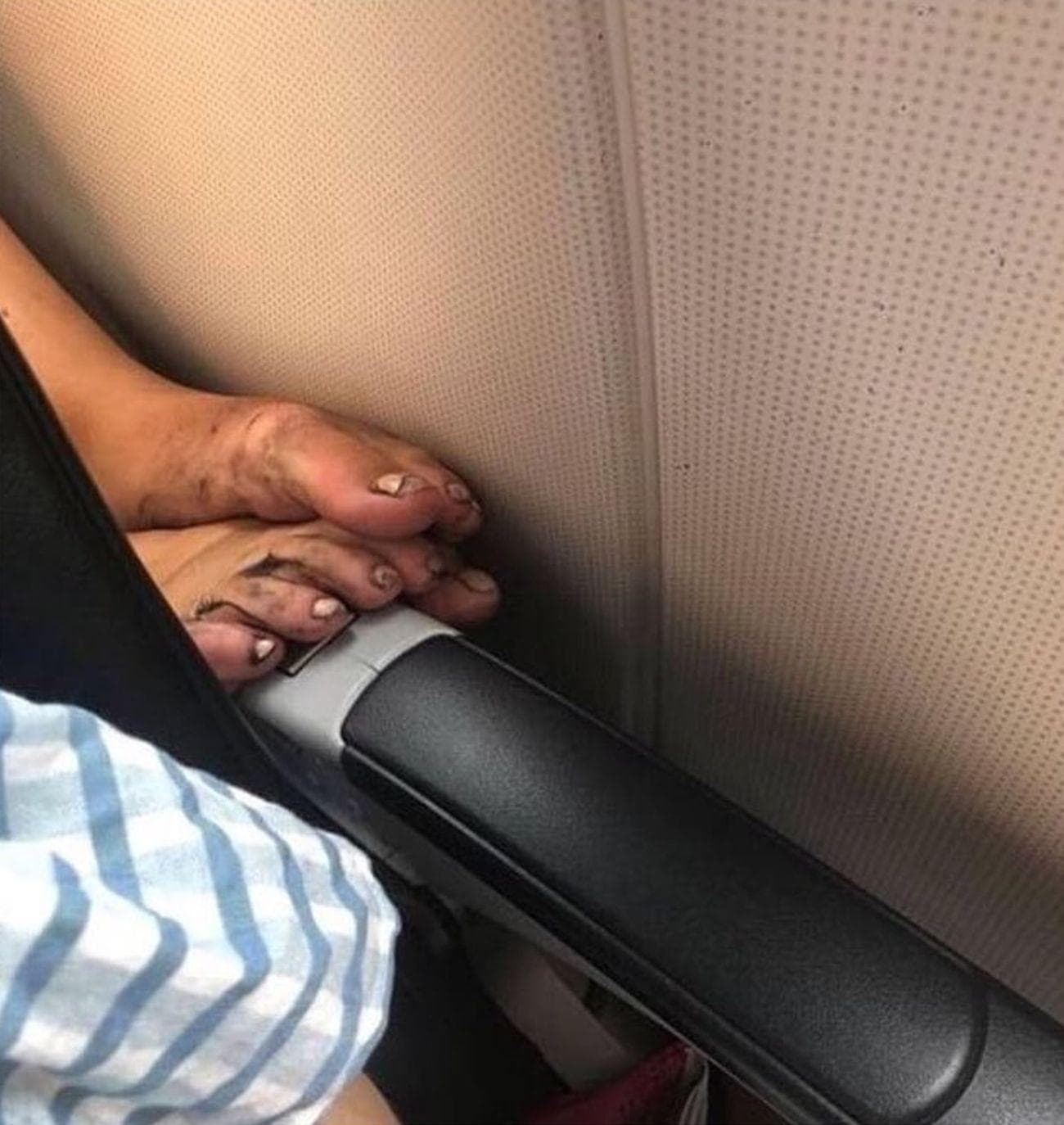 Image of Random Trashy People Who Have Absolutely No Idea How To Behave On Airplanes