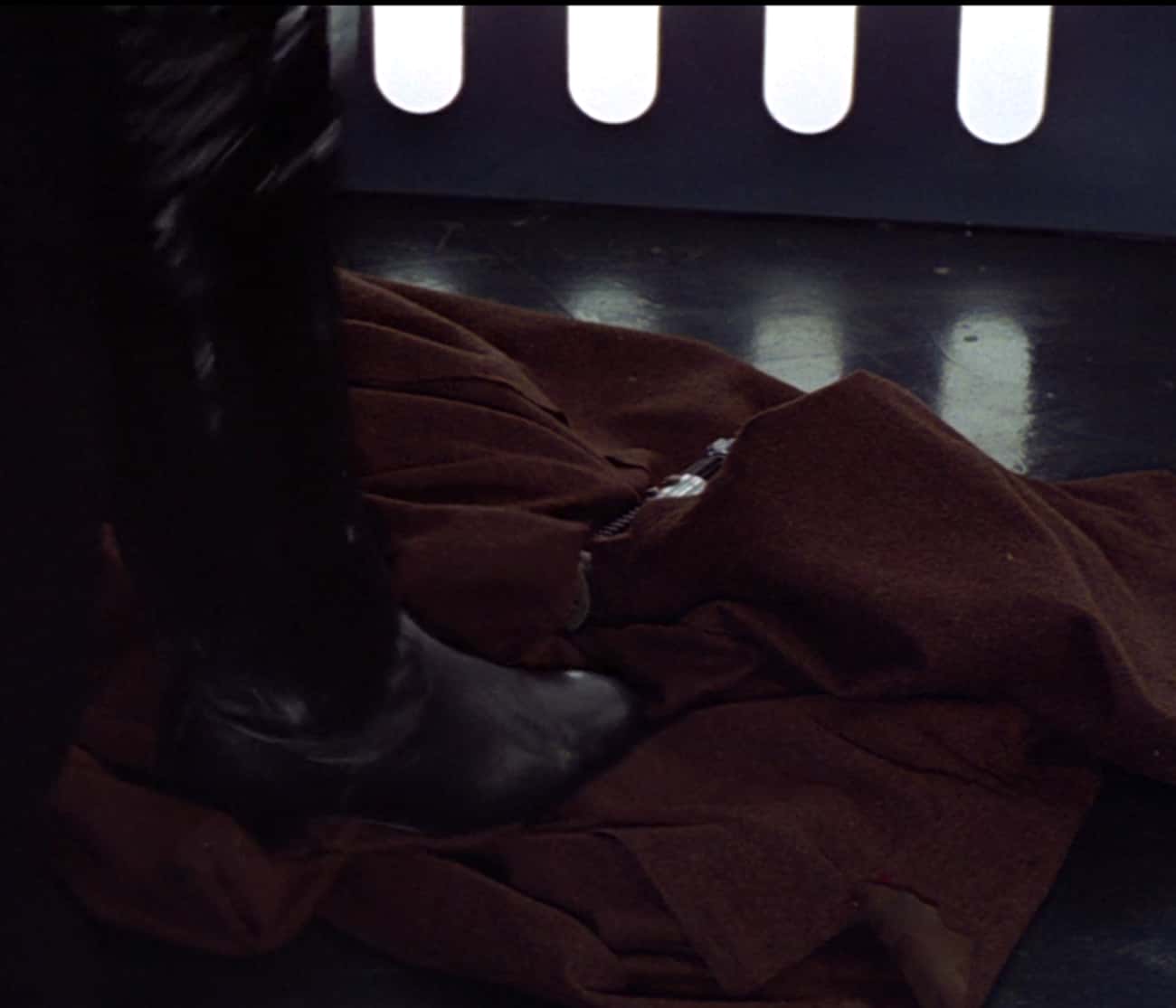 Why Darth Vader Reacted The Way He Did At Obi-wan Disappearing Into A Robe
